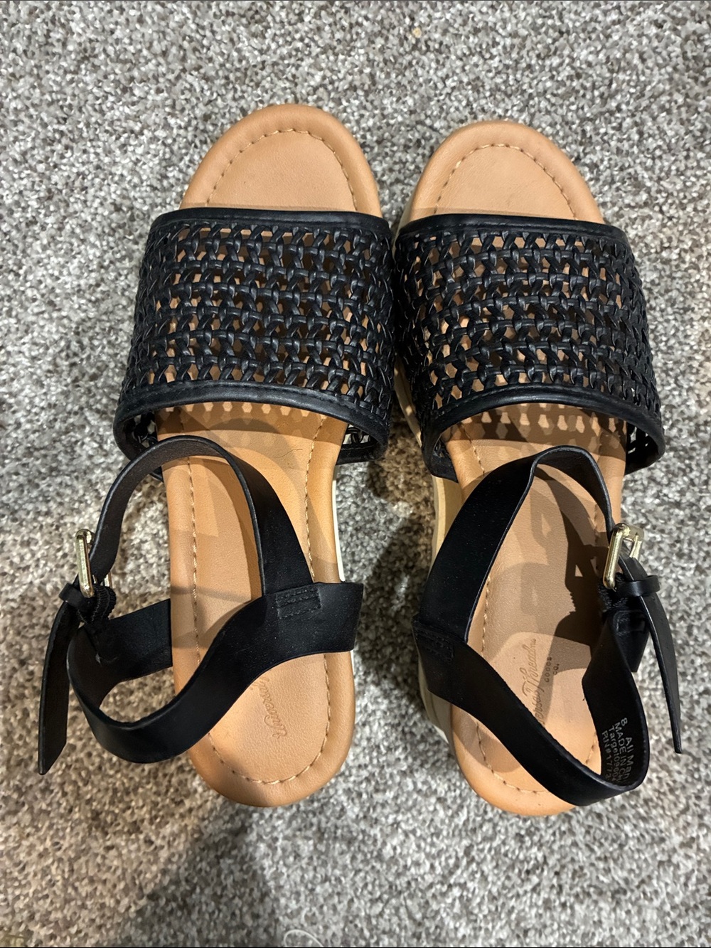 Universal Thread Black Woven Strap Sandals with Tan Insole
